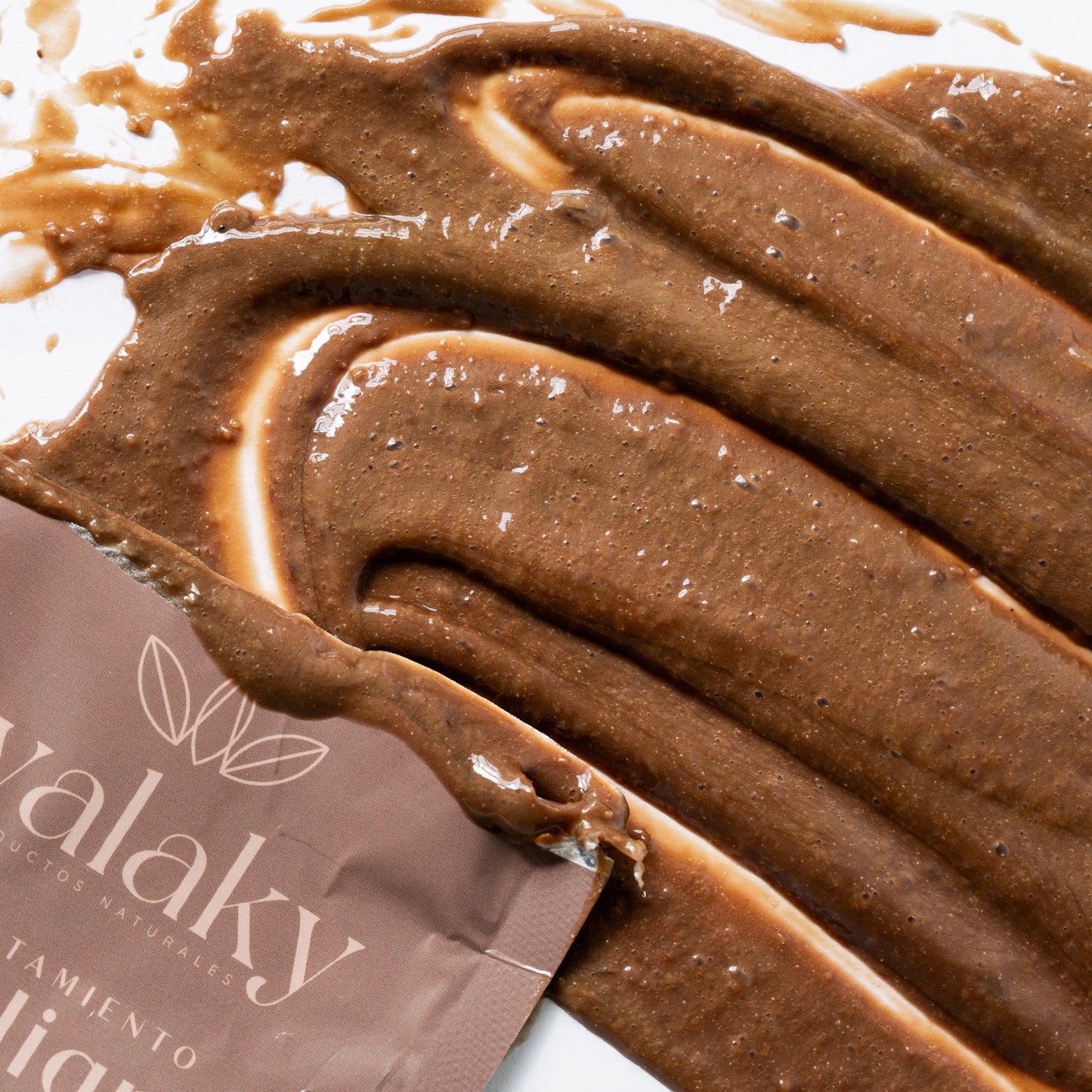 Textura exfoliante capilar de café Walaky para estimular microcirculación cuero cabelludo